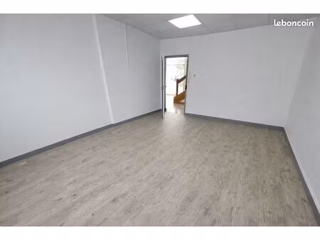 location bureau 52 m² zone industrielle