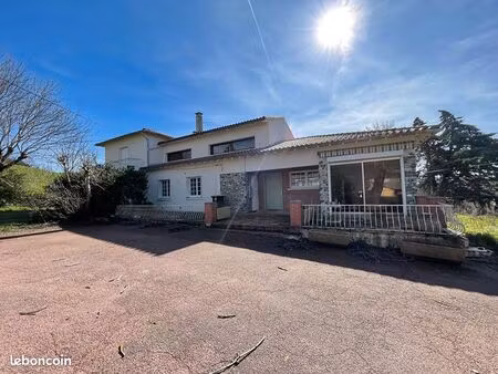 villa 8 pièces 254 m²