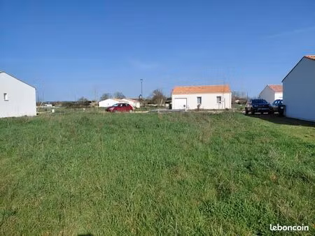 terrain 628 m² port d envaux