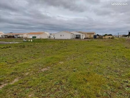 terrain 375 m² port des barques