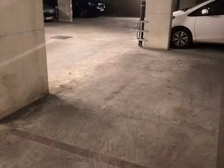 place de parking souterrain