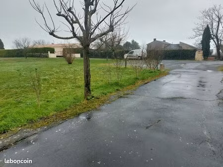 terrain constructible viabilisé 974 m2
