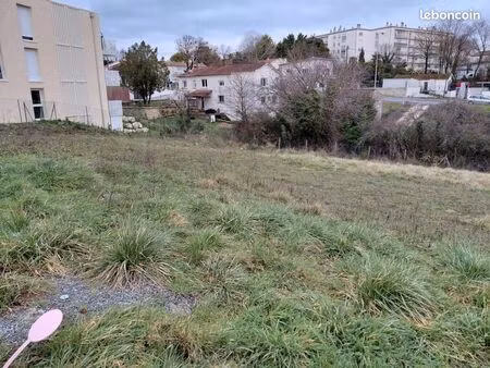 terrain 574 m² saintes