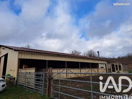 bâtiment agricole 1 pièce 48 m²