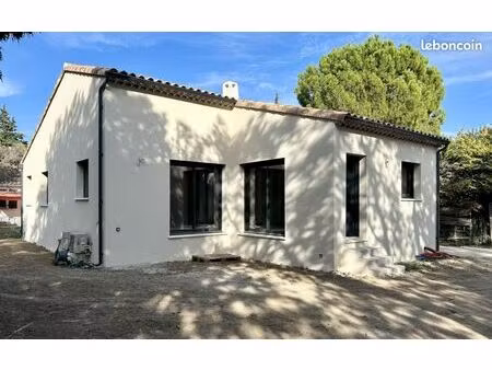 villa 4 pièces 80 m²