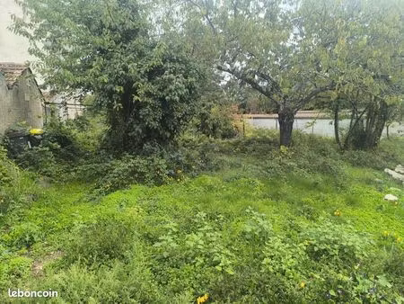 terrain 600 m² cognac