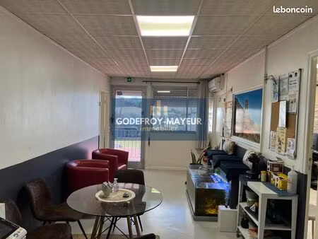 bureaux 98 m² baie-mahault