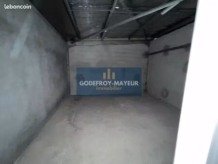 local 105 m² baie-mahault