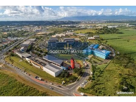 local commercial 656 m² les abymes