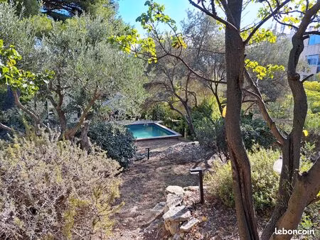 propriété 8 pièces 300 m²