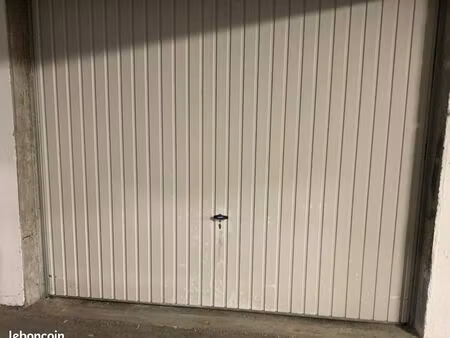 box garches (en face super u) parking garage stockage