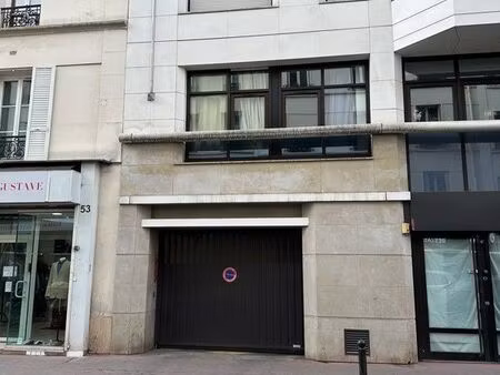 parking louise michel - équipé borne électrique