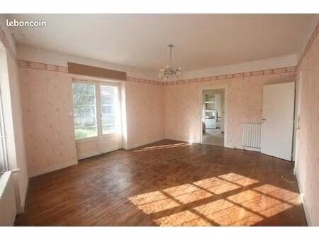 maison à rénover-proche écoles et commerces