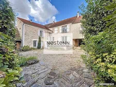 maison 12 pièces 242 m²