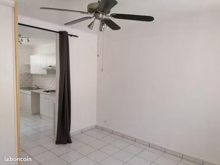 studio 1 pièce 27 m²