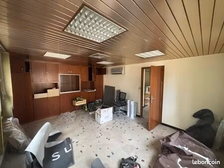 local commercial 19 m2