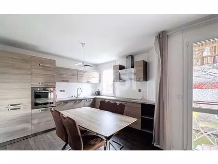 location appartement  71 m² t-3 à annemasse  1 365 €