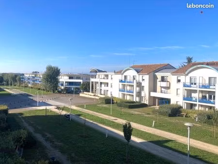 beau t2 de 32 m2 vue dégagée et idéalement situé