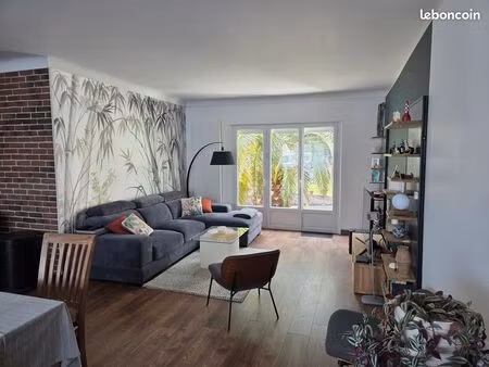 maison 4 chambres + 2 garages rochefort centre