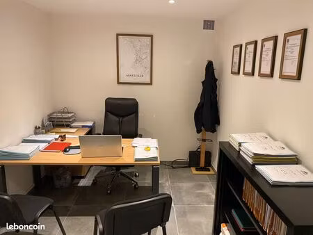 proche st charles - locaux / bureaux de 25m2 + 20m2 en rdc