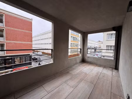 a louer - f3 de 64.6 m2 - loggia - parking