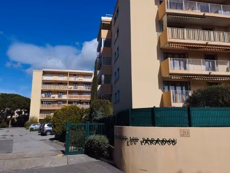 location appartement 1 pièce 15 m² à fréjus (83370)