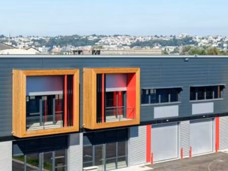 bureaux 2230 m² vaulx en velin