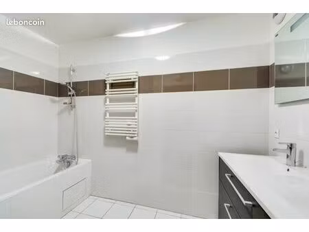 appartement 3 pièces 80 m²