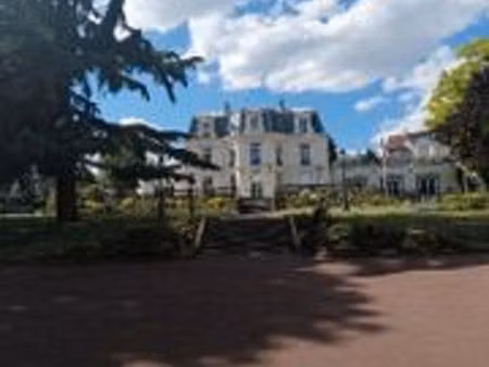 local commercial 45 m² chaville