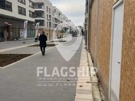 local commercial 152 m² la varenne st hilaire