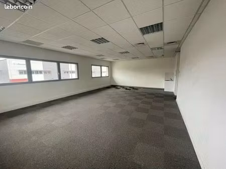 bureaux 69 m² saint priest