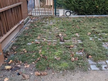 vends place de parking extérieur dans une résidence sécurisée