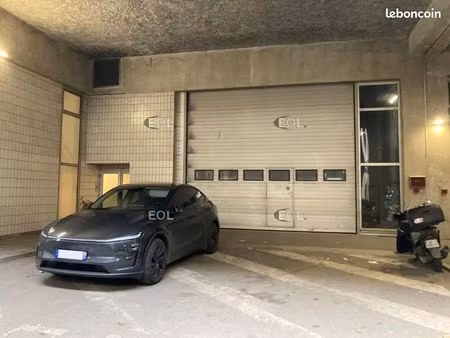 local d'activité 2 157 m²