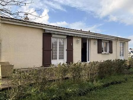 vente maison à la taillée (85450) : à vendre / 85m² la taillée