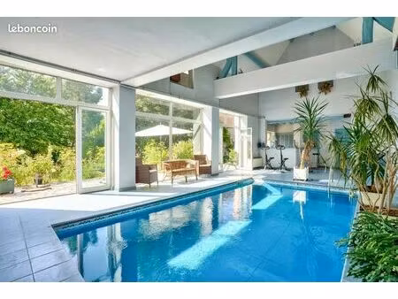 maison 7 pièces 376 m²