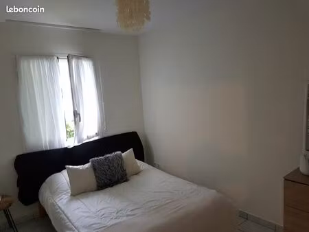 loue sur la commune de bras panon un t2 au rez-de-chaussée