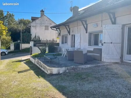 maison dans un village au bord de saône