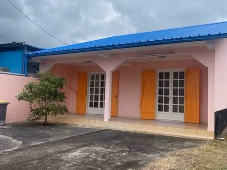 maison f4 sainte-suzanne