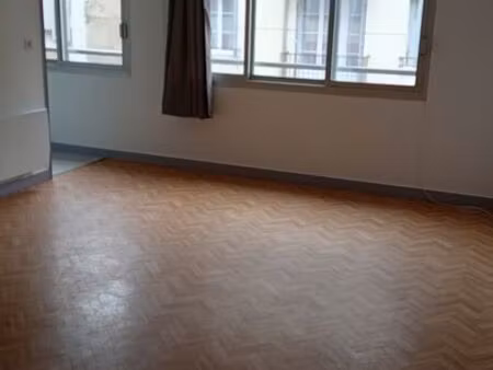 grand studio à louer