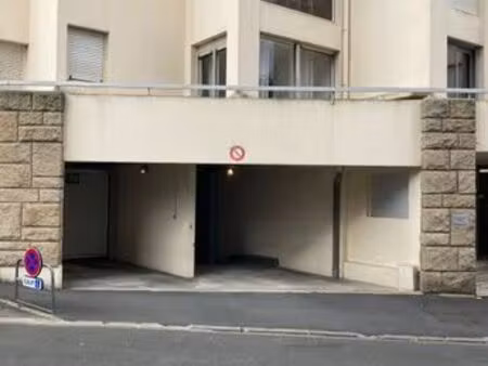 garage fermé dans résidence sécurisée