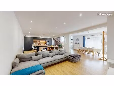 maison 7 pièces 257 m²