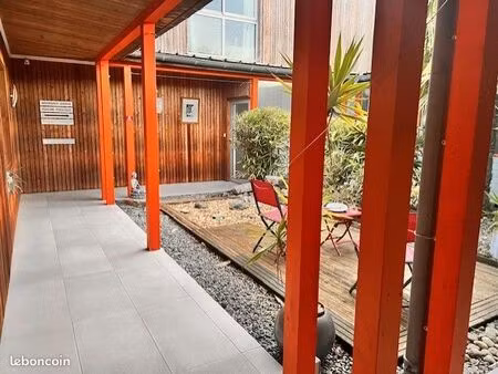 local 67m2 avec patio zen