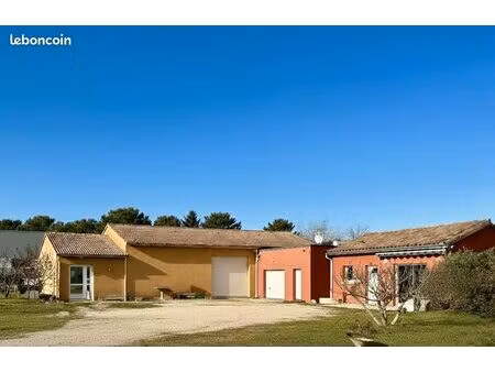 local 273000 m² genissieux