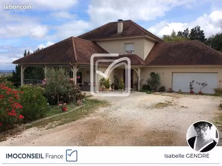 maison 8 pièces 163 m²