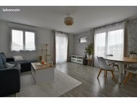 t3 lumineux 70 m² – 2 balcons – parking – quartier des corvées