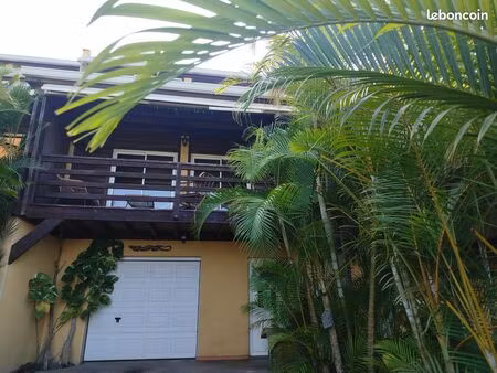 triplex en mitoyenneté – vue mer – impasse calme – 3 chambres – garage