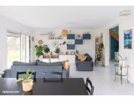 maison 7 pièces. 184m2