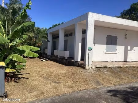 moufia ste clotilde libre maison ancienne en dur sur 500;m2 - t5 de 90 m2 4 ch + dépendanc