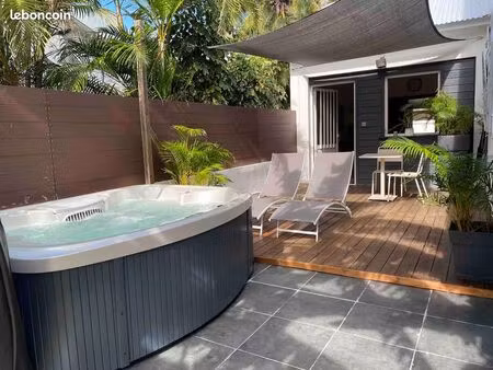 casa vahana 40m2 chic avec jacuzzi à 5’ du lagon - location moyenne durée - etang-salé les