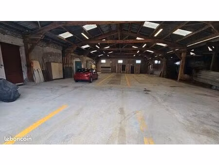 ? ensemble immobilier : maison 140 m² + hangar pierre 720 m² sur 3200 m²